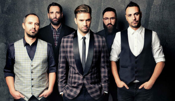 Οι Onirama έβαλαν «φωτιά» στην Αριστοτέλους πριν το άναμμα του χριστουγεννιάτικου δέντρου (video+photo)