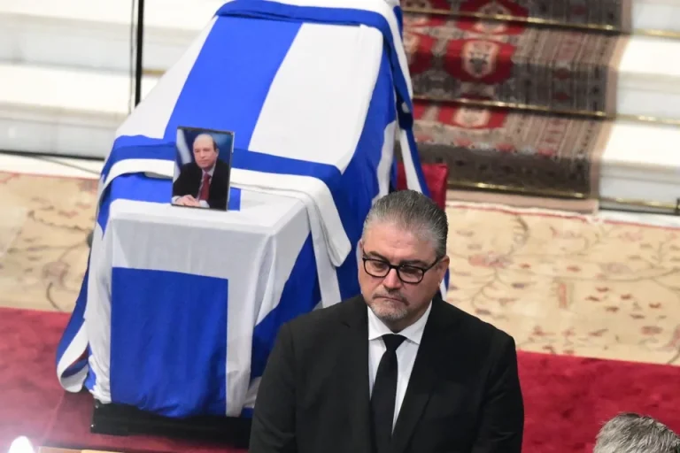 Δίπλα του μέχρι το τέλος! Ο άνθρωπος – «σκιά» του Κώστα Σημίτη, ο σωματοφύλακάς του (photo)