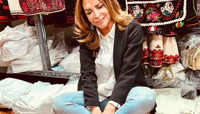 Μιμή Ντενίση: Σε φιλανθρωπική εκδήλωση με…άρωμα Γαλλίας για τη διάσωση του Χοροθεάτρου «Δόρα Στράτου»