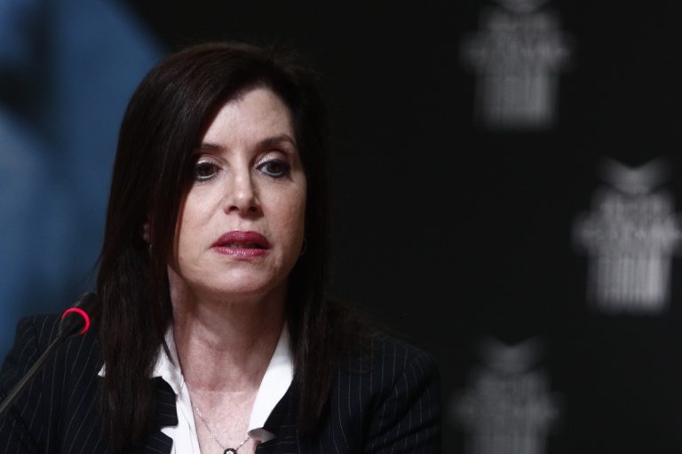 Θύμα απατεώνων έπεσε η μητέρα της Άννας Μισέλ Ασημακοπούλου Άννα Μισέλ Ασημακοπούλου