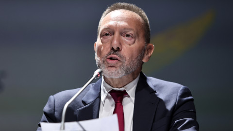 Στουρνάρας: Η Αθήνα κινητήρας της οικονομίας, αλλά αντιμέτωπη με το κόστος της επιτυχίας της