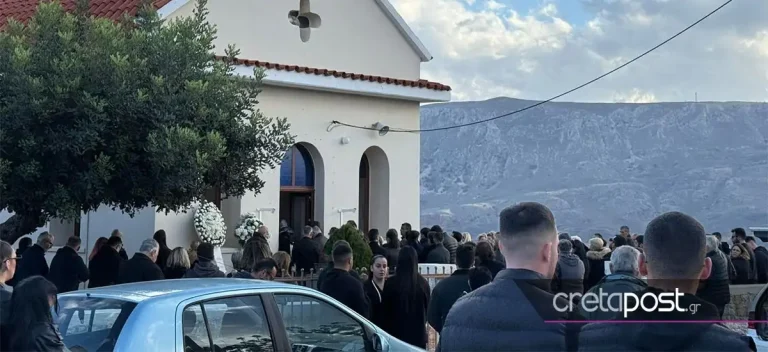 Βαθιά οδύνη στο τελευταίο «αντίο» στον 22χρονο Παναγιώτη στα Χανιά (photo+video)