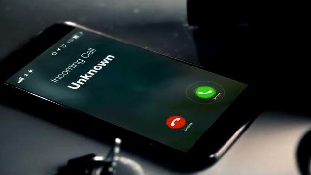 Τι είναι η απάτη CallerID spoofing και πώς θα προστατευτούμε (VIDEO)