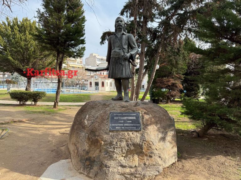 Ζητά συγνώμη για τη βεβήλωση του ανδριάντα ήρωα στο Κορδελιό ο ανήλικος (VIDEO)