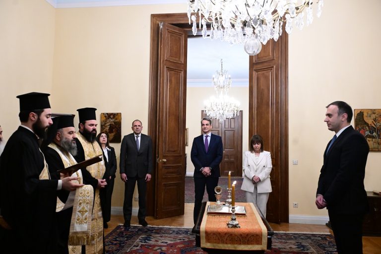 Νέος υφυπουργός Εξωτερικών ορκίστηκε ο Τάσος Χατζηβασιλείου (photos) Τάσος Χατζηβασιλείου