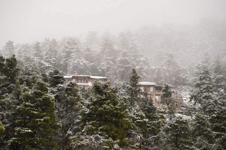 Τριήμερη βαρυχειμωνιά με καταιγίδες, χιόνια και τσουχτερό κρύο!