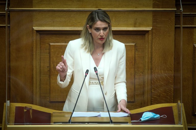 Προτεραιότητα η στήριξη της μεσαίας τάξης και της οικογένειας