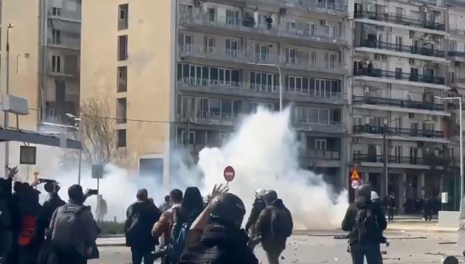 Συνελήφθη 13χρονος με μολότοφ μετά τα επεισόδια στη Θεσσαλονίκη