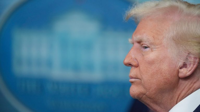 Ο Τραμπ «πιάστηκε» από τη δολοφονία Κερκ και στράφηκε ενάντια των διδκαστών!