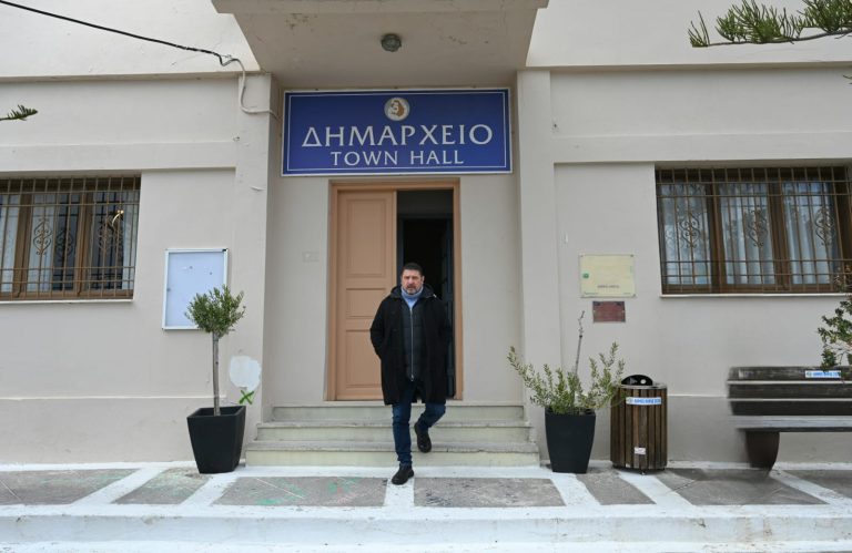 Χαρδαλιάς από τη Σαντορίνη: Η Περιφέρεια Αττικής είναι εδώ για να συνδράμουμε τους συμπολίτες μας