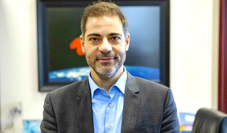 Σε συμμαχία δήμαρχος και κάτοικοι παραλιακής