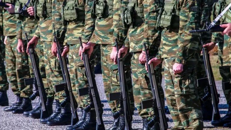 Αυτές είναι οι αυξήσεις που παίρνουν οι ένστολοι