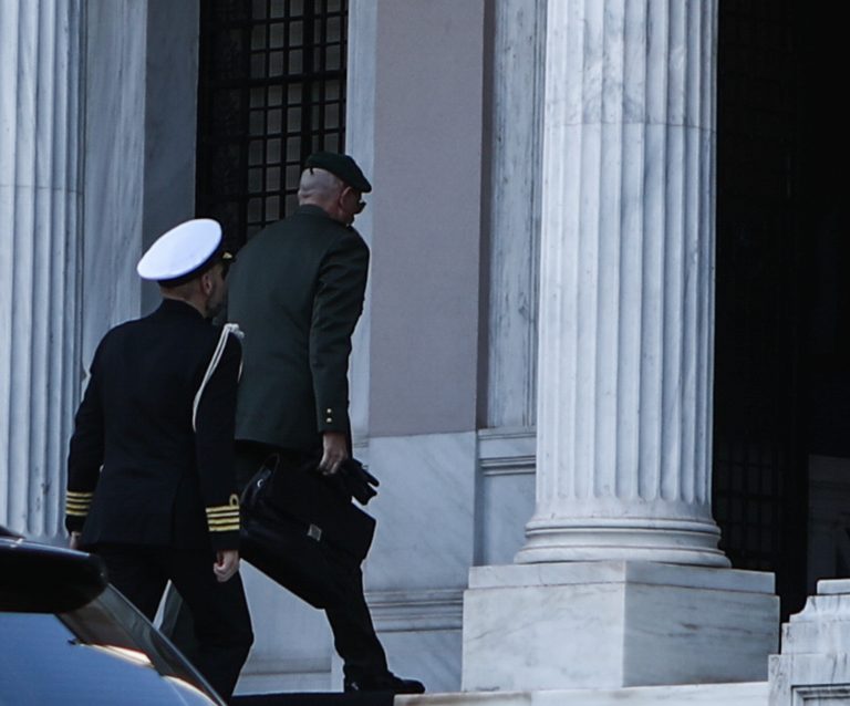 Τι γύρευε τελικά ο Κωνσταντίνος Φλώρος στο Μαξίμου;