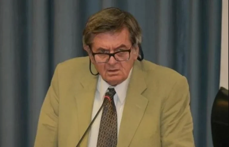 Πέθανε ο αρχαιολόγος Γιώργος Κορρές που ανέσκαψε τη Πύλο