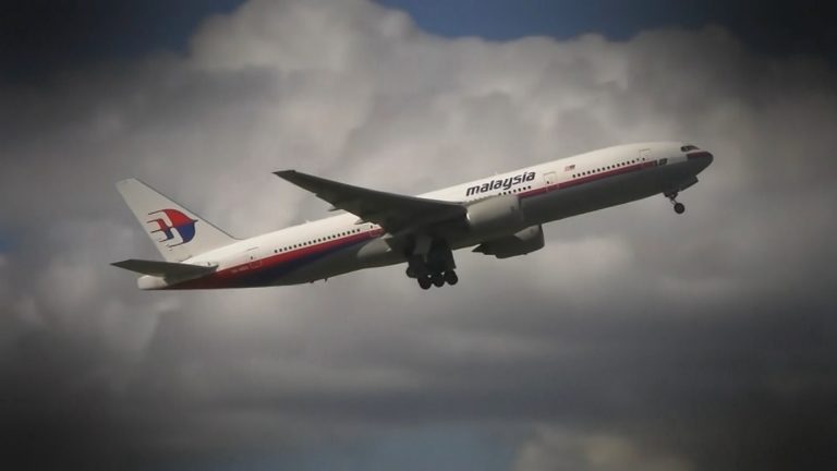 Πτήση MH370: Σενάρια και απίθανες θεωρίες στην επέτειο από το μυστήριο του αιώνα (VIDEO)
