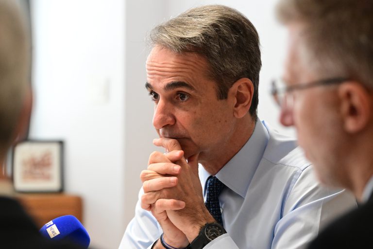 Ποιοι και γιατί εισηγούνται στον Κυριάκο Μητσοτάκη αλλαγή του εκλογικού νόμου