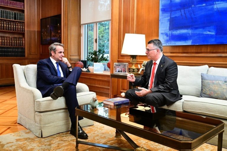 Συνάντηση Μητσοτάκη-Σααρ «Στρατηγική η σχέση μεταξύ μας»