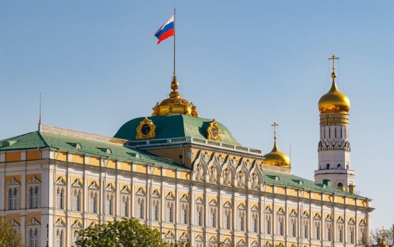 Μόσχα: Ελπίζουμε πως ο Τραμπ δεν θα κάνει “μοιραίο λάθος” με τη Βενεζουέλα