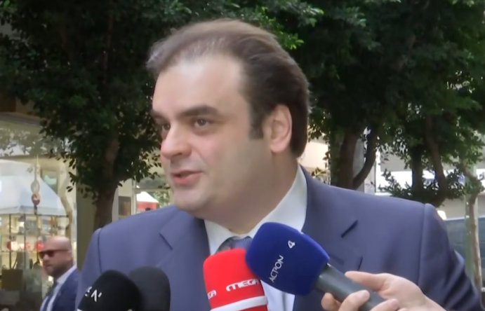 Από νωρίς στα νέα τους γραφεία Κυριάκος Πιερρακάκης και Χρίστος Δήμας (VIDEO)