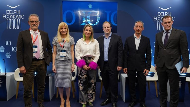 Η Nova στο 10ο Οικονομικό Φόρουμ των Δελφών (photo)