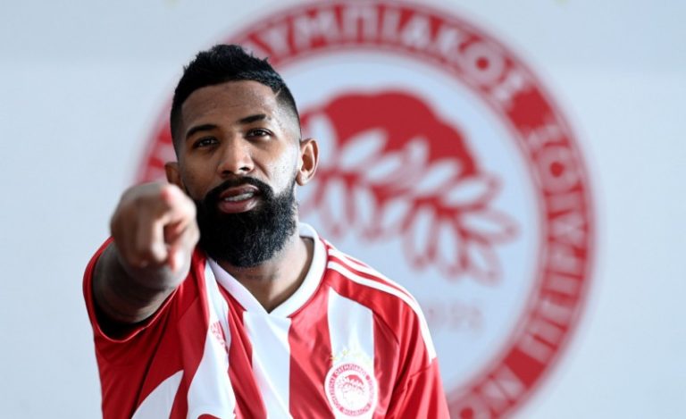 Ο Ροντινέι «γλεντάει» τους Έλληνες και εκείνοι τον… αποθεώνουν! (video)