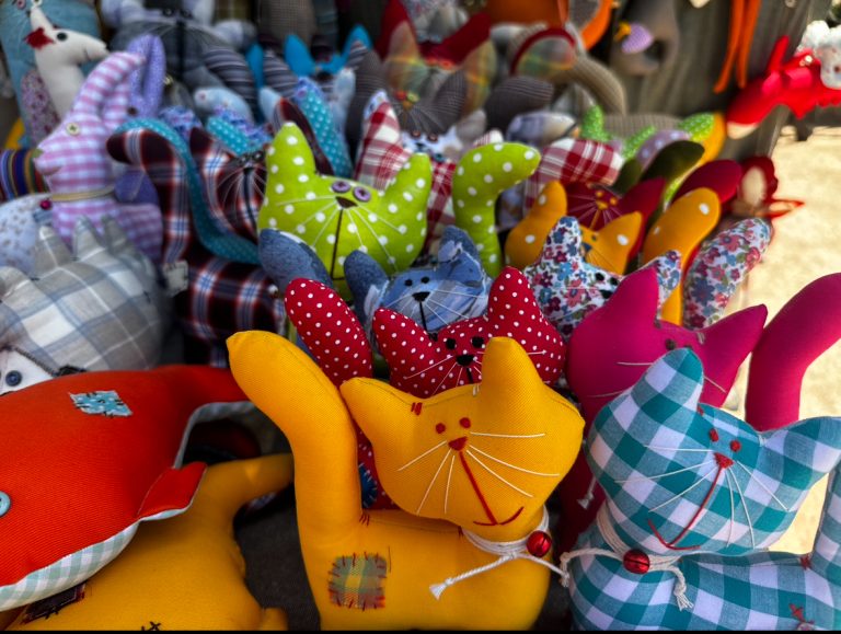 Πώς τα παλιά ρούχα γίνονται νέοι φίλοι (PHOTOS)