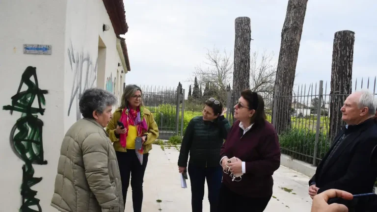 Βάφτηκε το κτήριο με τα γκράφιτι στο Άργος που είχε εξοργίσει τη Λίνα Μενδώνη (video)