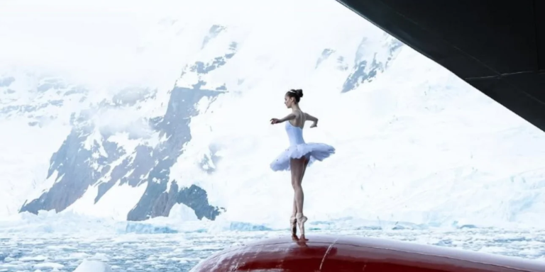 Δεν ειναι οφθαλμαπάτη! Μπαλαρίνα χορεύει πάνω σε βολβοειδή πλώρη (video+photo)