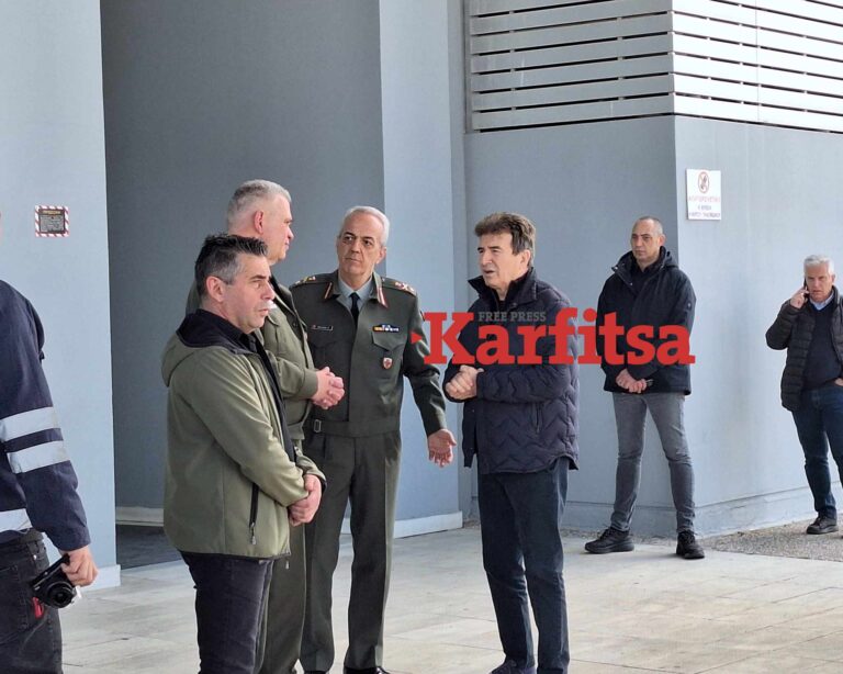 Στην αστυνομικό που τραυματίστηκε στο τροχαίο της Χαλκιδικής ο Μιχάλης Χρυσοχοΐδης (PHOTO)