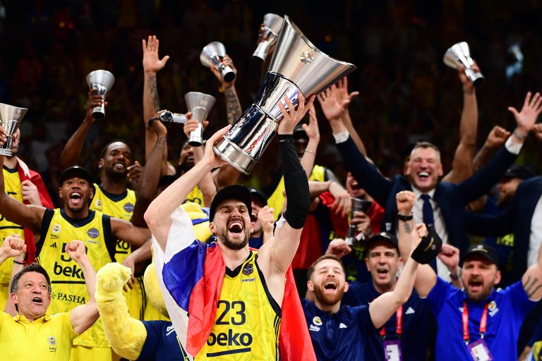 Η Φενέρμπαχτσε στον θρόνο της Ευρώπης!