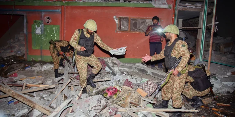 Κορυφώνεται η ένταση Πακιστάν – Ινδίας: Στους 11 οι νεκροί άμαχοι (video)