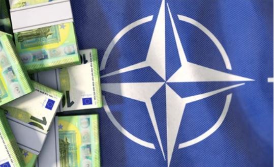 Ποιος είναι ο Έλληνας επιχειρηματίας που κατηγορείται για μίζες 1 εκατ. ευρώ στο ΝΑΤΟ