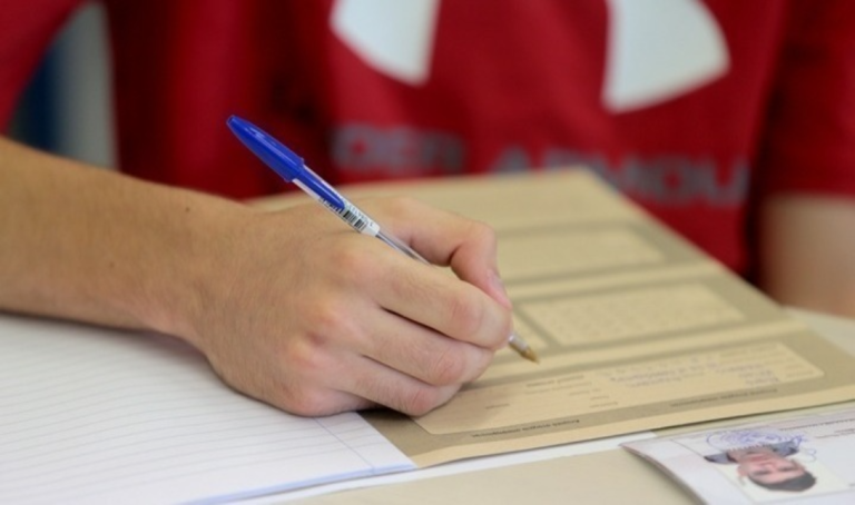 «Σαφή και ξεκάθαρα» τα Λατινικά, μέτριας δυσκολίας τα θέματα στη Χημεία