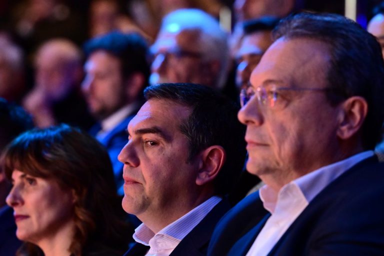 Γιατί ο Τσίπρας «χτυπάει» υπογείως όλα τα κόμματα της αριστεράς;