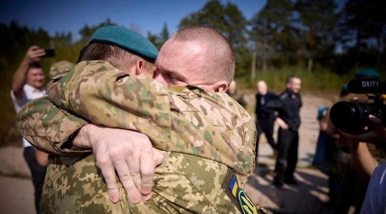 Άρχισε η ανταλλαγή αιχμαλώτων Ρωσίας – Ουκρανίας