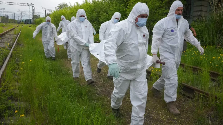Η Ουκρανία παρέλαβε άλλες 1.245 σορούς