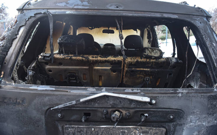 Βρέθηκε απανθρακωμένο πτώμα σε ΙΧ μετά από φωτιά