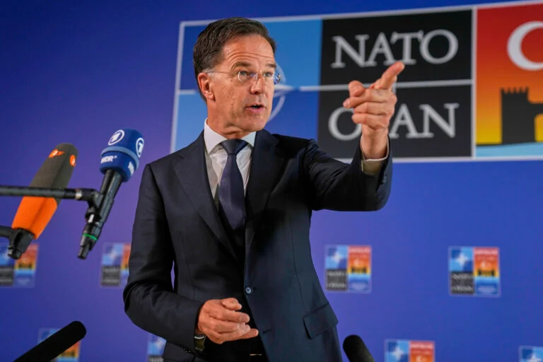 «Δίκασε» ο Ρούτε: Αν το ΝΑΤΟ δεν επενδύσει στην άμυνα καλύτερα να μάθουμε ρωσικά