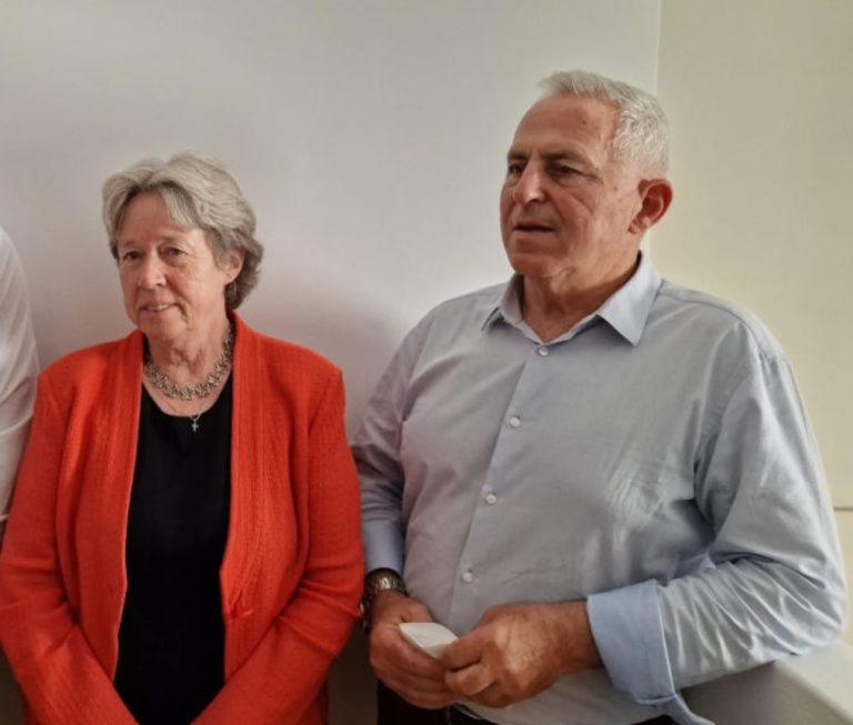 Λινού και Αποστολάκης πάνε… πακέτο στο ΠΑΣΟΚ;