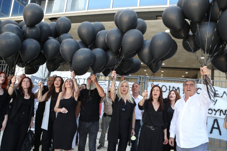 Ξέσπασαν οι συγγενείς των θυμάτων στο Μάτι για την απόφαση (VIDEO)