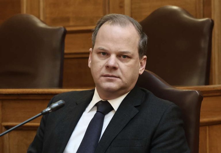 Με τρία μέλη της ΝΔ το προεδρείο της Προκαταρτικής Επιτροπής για τον Κώστα Καραμανλή