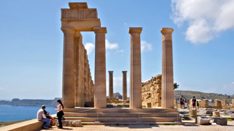 Καύσωνας: Αυτές τις ώρες θα είναι κλειστά οι αρχαιολογικοί χώροι