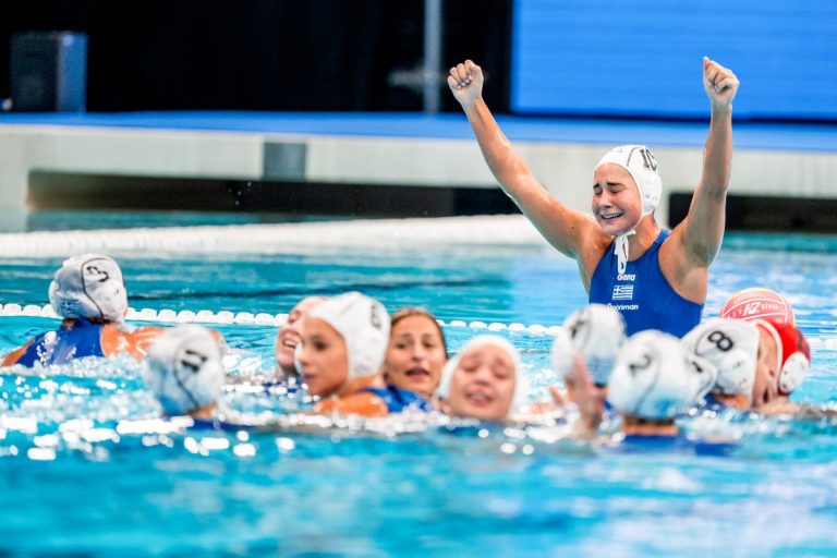 Εθνική πόλο γυναικών: Η απονομή των χρυσών μεταλλίων στις Παγκόσμιες πρωταθλήτριές (video)