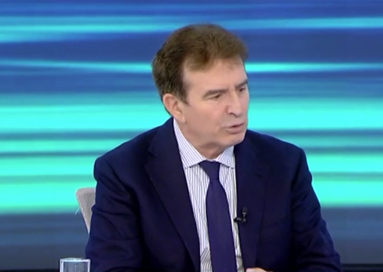 Χρυσοχοΐδης: Θα συλλαμβάνεται όποιος επιχειρεί να εμποδίσει πολίτες τρίτων χωρών να εισέλθουν νόμιμα στη χώρα (video)