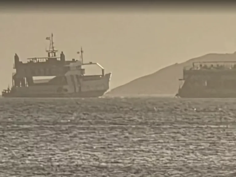 Έρευνα για την προσάραξη του φέρι μποτ σε ξέρα στα Νέα Στύρα (video)