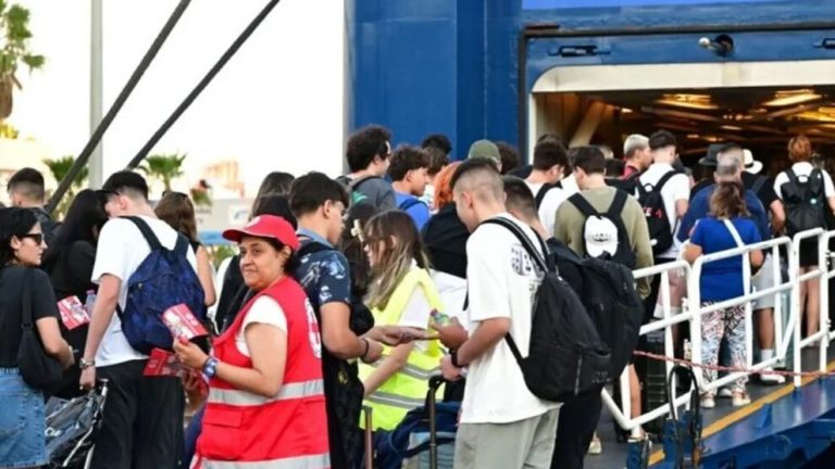 Αποχωρούν και οι τελευταίοι από Αθήνα! (video)