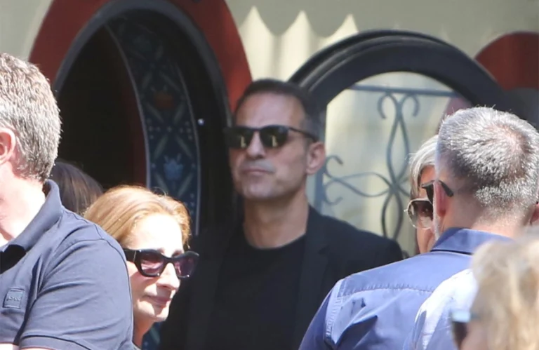 Σε βαρύ κλίμα η κηδεία της Αλεξάνδρας Νικολαΐδου (photo)