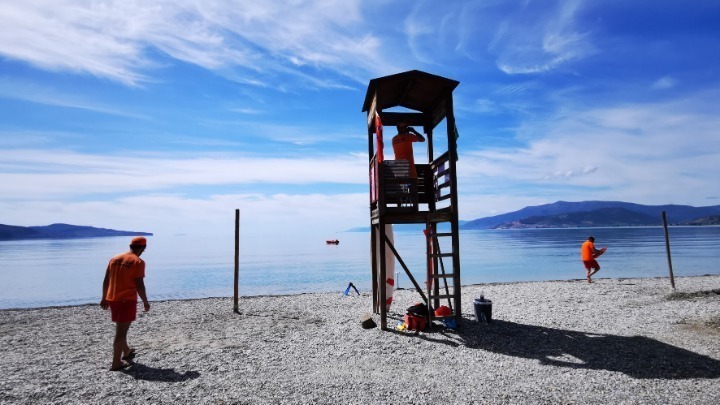 Παραλίγο τραγωδία στην Αλεξανδρούπολη – Ναυαγοσώστριες έσωσαν δίχρονη!