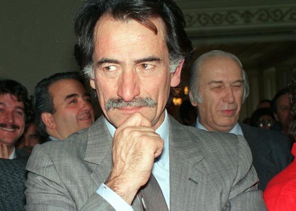 Το αυτοκίνητο του Αντώνη Τρίτση «φιλοξενείτε» για 10ετίες σε γκαράζ (video)