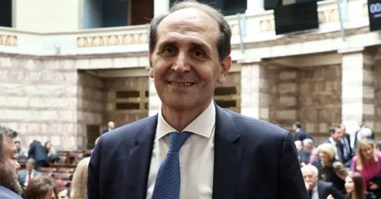 Κηδεία Απόστολου Βεσυρόπουλου: Το Σάββατο (23/8) στην Αλεξάνδρεια Ημαθίας